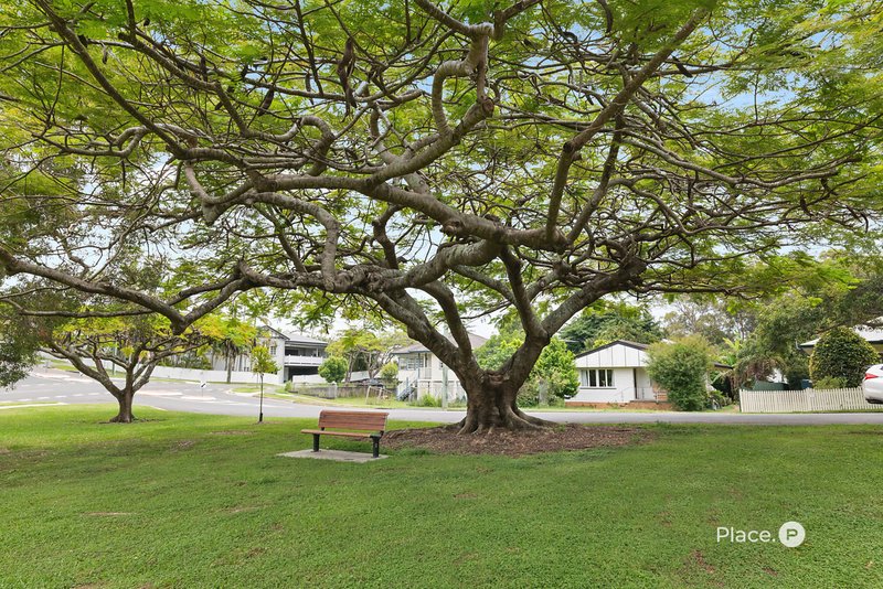 Photo - 46 Barter Avenue, Holland Park QLD 4121 - Image 9