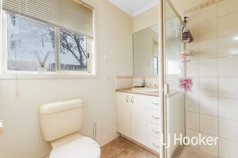 Photo - 46 Bates Street, Cranbourne West VIC 3977 - Image 6