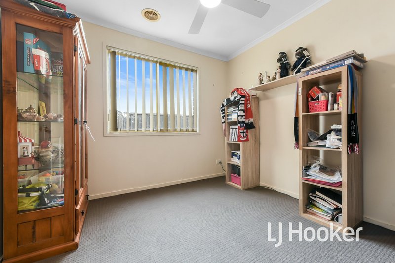 Photo - 46 Bates Street, Cranbourne West VIC 3977 - Image 11