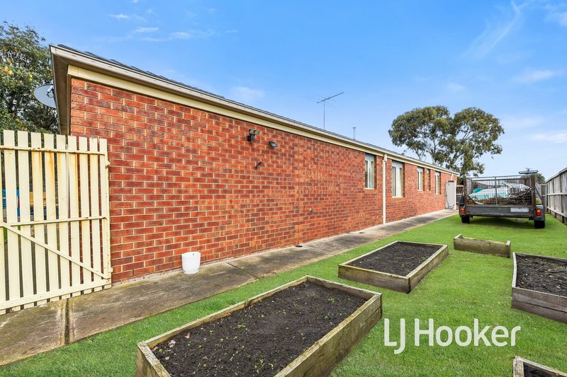 Photo - 46 Bates Street, Cranbourne West VIC 3977 - Image 15