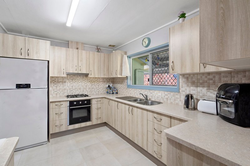 Photo - 46 Birun Street, Woodridge QLD 4114 - Image 8