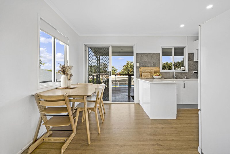 Photo - 46 Brennan Parade, Strathpine QLD 4500 - Image 11