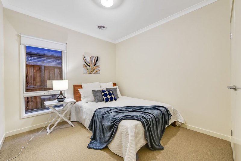 Photo - 46 Burnham Crescent, Keysborough VIC 3173 - Image 11