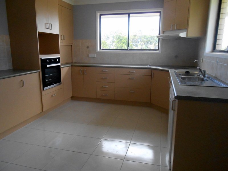 Photo - 46 Cahill Street, Strathpine QLD 4500 - Image 5