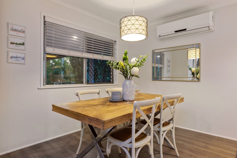 Photo - 46 Camelia Avenue, Everton Hills QLD 4053 - Image 3