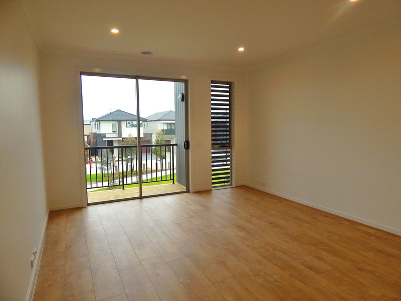 Photo - 46 Camera Walk, Coburg North VIC 3058 - Image 2