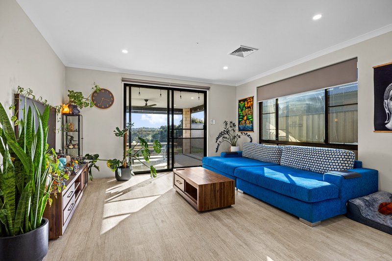 Photo - 46 Carnelian Avenue, Australind WA 6233 - Image 9