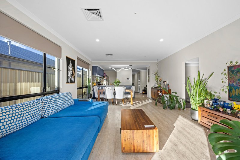 Photo - 46 Carnelian Avenue, Australind WA 6233 - Image 11