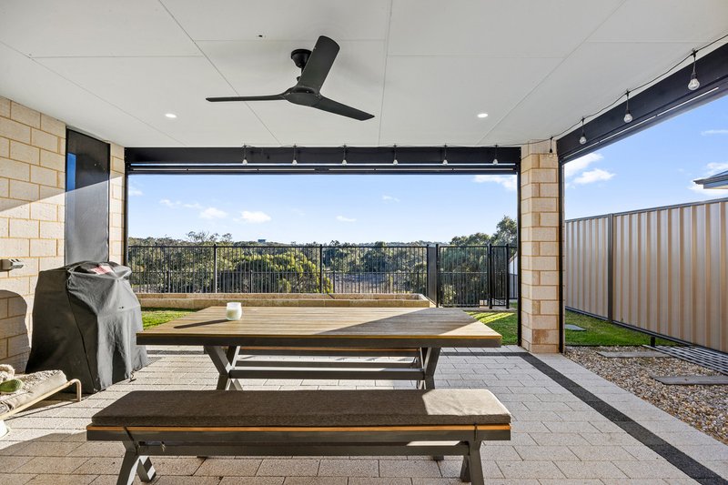 Photo - 46 Carnelian Avenue, Australind WA 6233 - Image 20