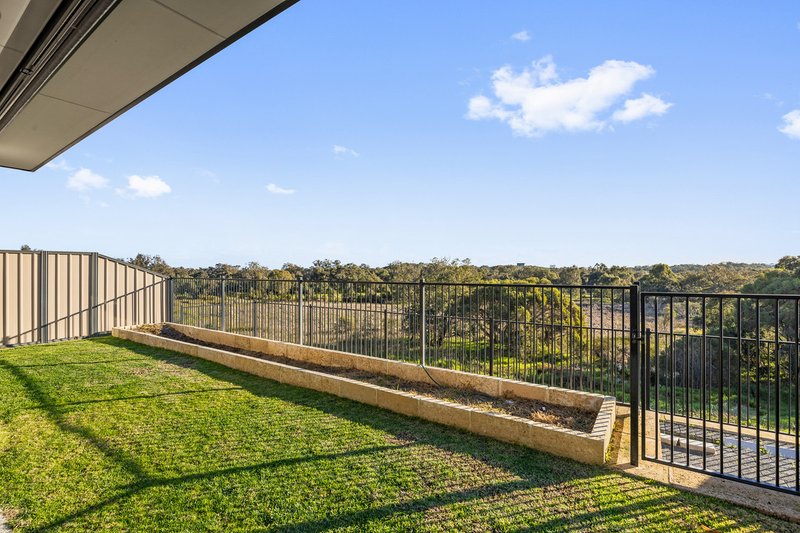 Photo - 46 Carnelian Avenue, Australind WA 6233 - Image 24