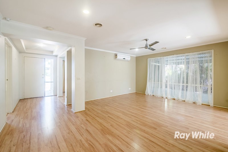 Photo - 46 Central Parkway, Cranbourne West VIC 3977 - Image 5