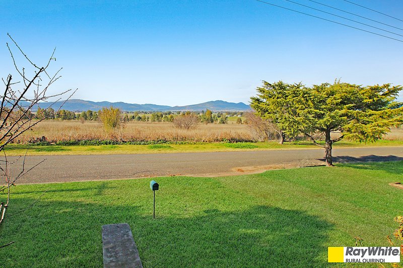 Photo - 46 Centre Street, Quirindi NSW 2343 - Image 11