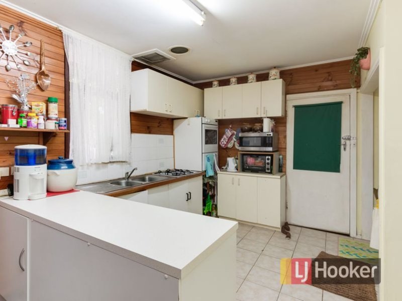 Photo - 46 Clarendon Street, Cranbourne VIC 3977 - Image 4