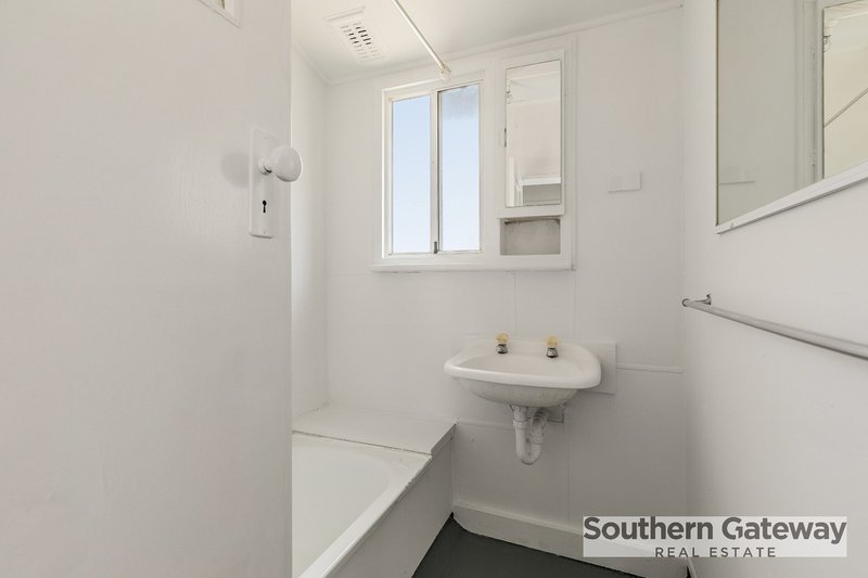 Photo - 46 Clint Way, Calista WA 6167 - Image 9
