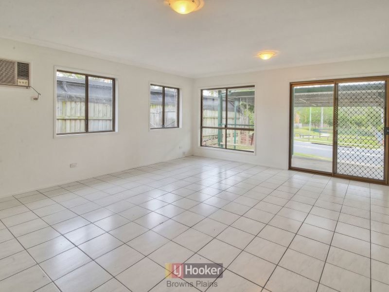 Photo - 46 Conifer Street, Hillcrest QLD 4118 - Image 3