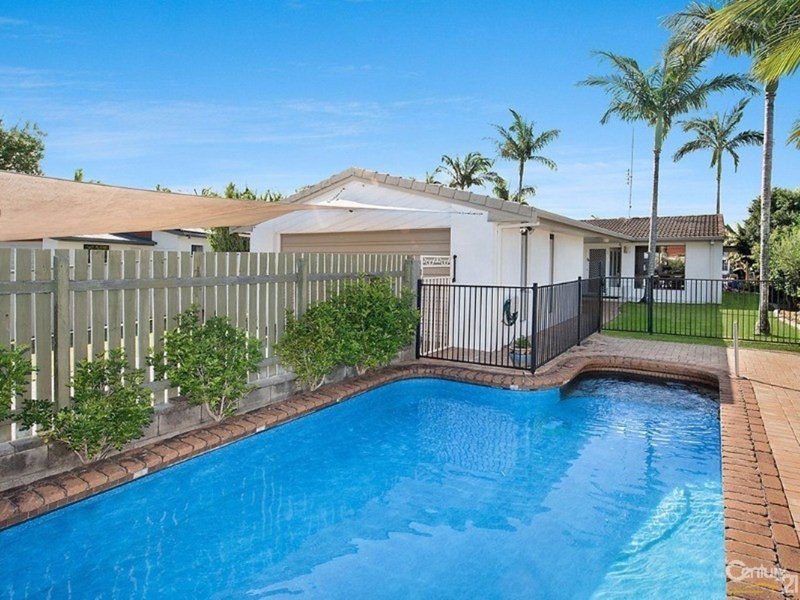 Photo - 46 Coppabella Crescent, Mooloolaba QLD 4557 - Image 3