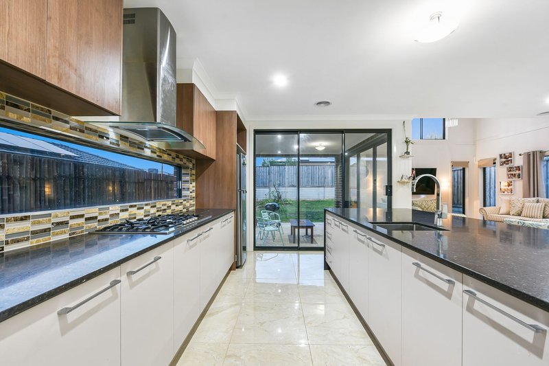 Photo - 46 Corymbia Promenade, Pakenham VIC 3810 - Image 6