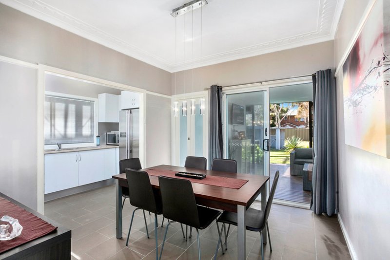 Photo - 46 Crammond Boulevard, Caringbah NSW 2229 - Image 3