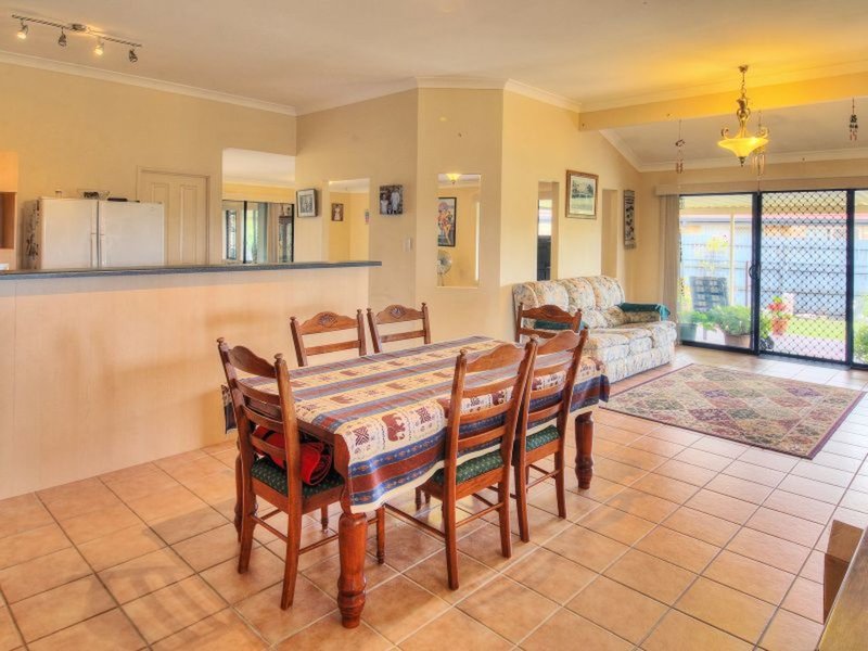 Photo - 46 Dampier Crescent, Drewvale QLD 4116 - Image 3