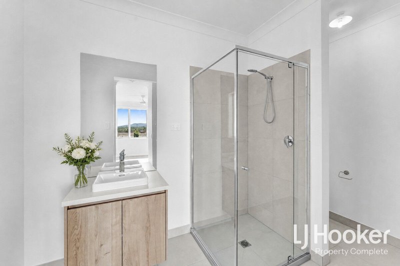 Photo - 46 Diamond Drive, Yarrabilba QLD 4207 - Image 6