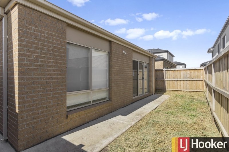 Photo - 46 Dingo Street, Point Cook VIC 3030 - Image 3