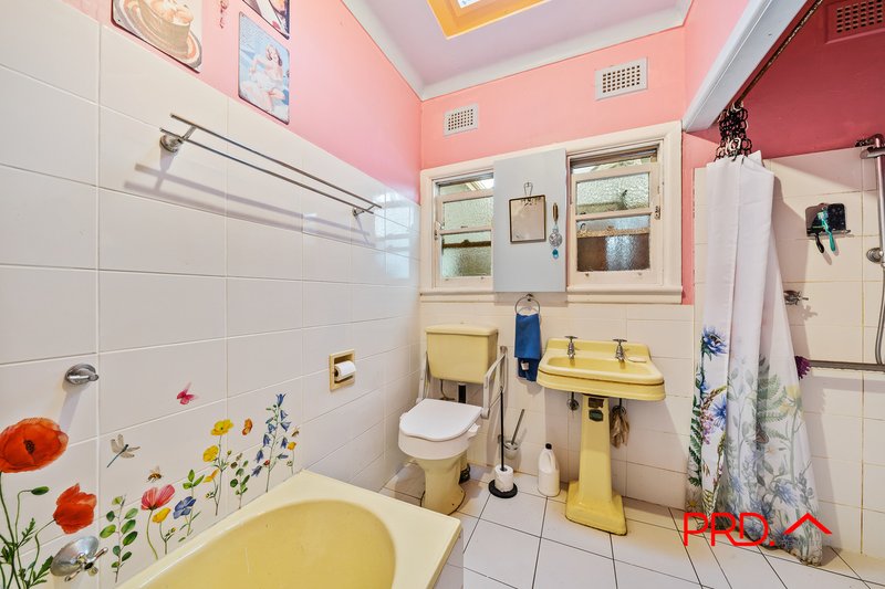 Photo - 46 Donnison Street, West Gosford NSW 2250 - Image 6