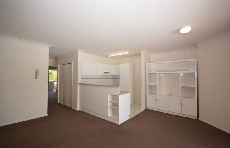 Photo - 4/6 Durham Street, Coorparoo QLD 4151 - Image 3