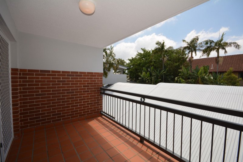 Photo - 4/6 Durham Street, Coorparoo QLD 4151 - Image 5