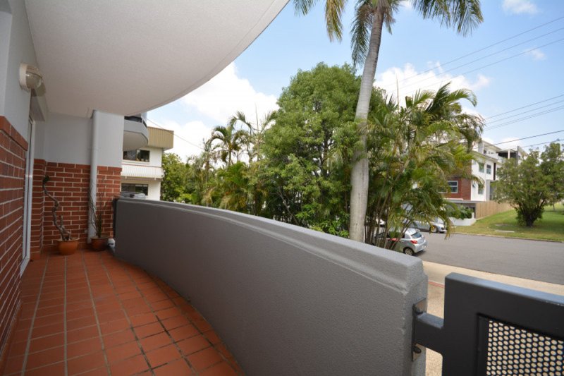 Photo - 4/6 Durham Street, Coorparoo QLD 4151 - Image 11