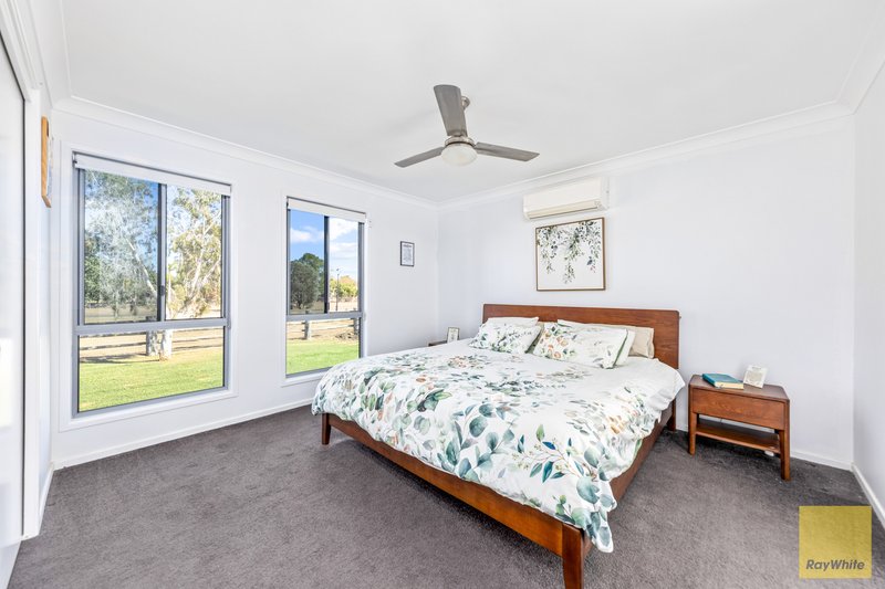 Photo - 46 Edgewood Drive, Emerald QLD 4720 - Image 13