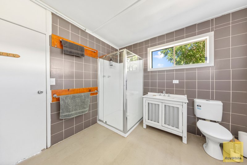 Photo - 46 Edgewood Drive, Emerald QLD 4720 - Image 25