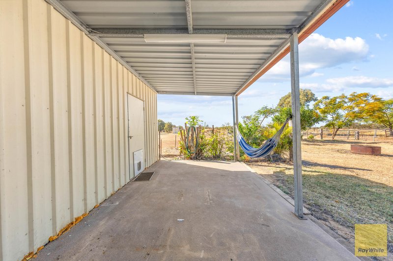 Photo - 46 Edgewood Drive, Emerald QLD 4720 - Image 26