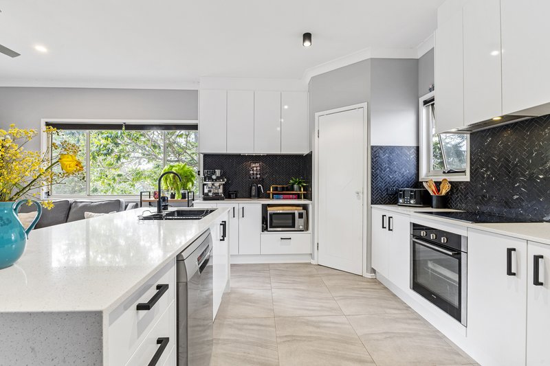 Photo - 46 Elkington Circuit, North Lakes QLD 4509 - Image 4