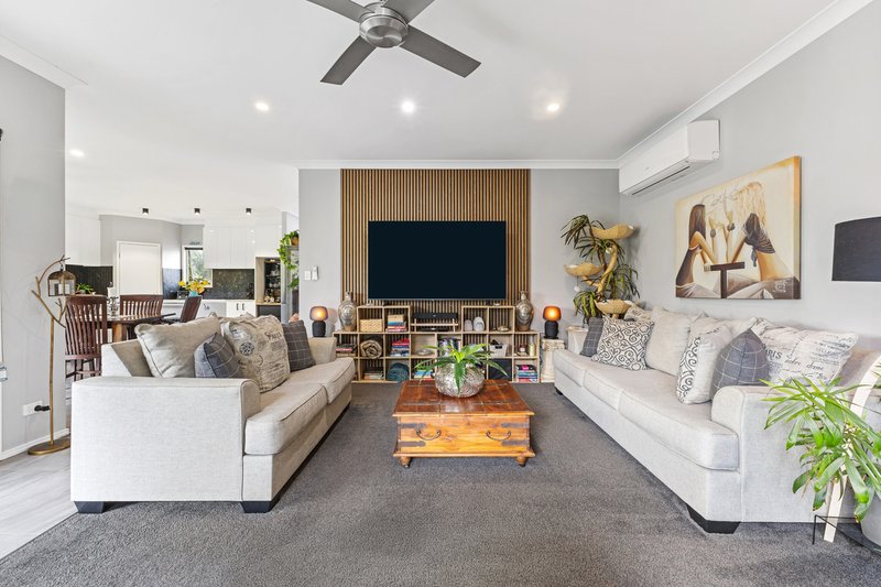 Photo - 46 Elkington Circuit, North Lakes QLD 4509 - Image 6
