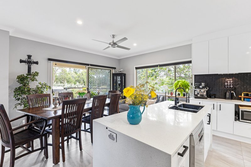 Photo - 46 Elkington Circuit, North Lakes QLD 4509 - Image 11
