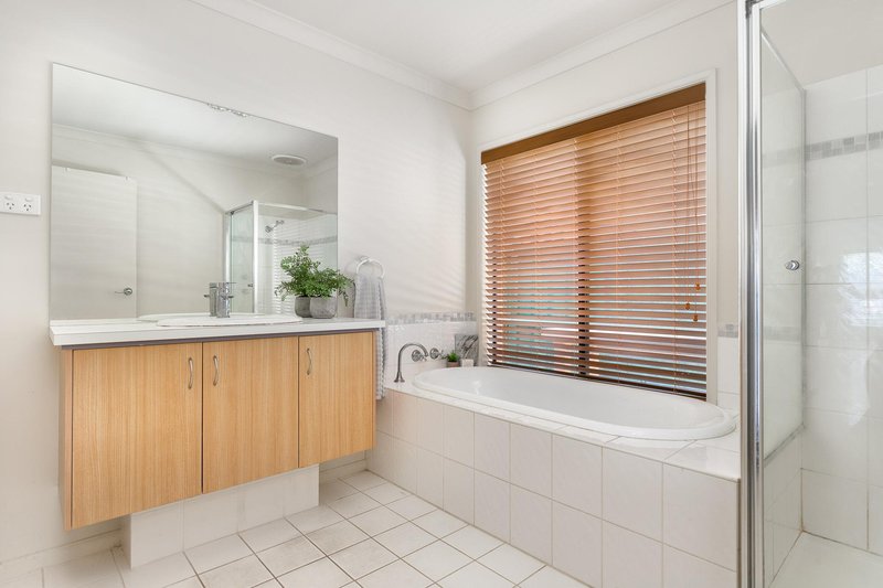 Photo - 46 Ellen Road, Narre Warren South VIC 3805 - Image 14