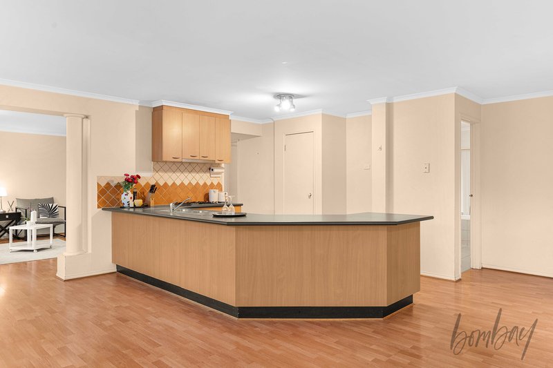Photo - 46 Exmouth Road, Craigieburn VIC 3064 - Image 3
