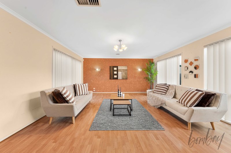 Photo - 46 Exmouth Road, Craigieburn VIC 3064 - Image 11