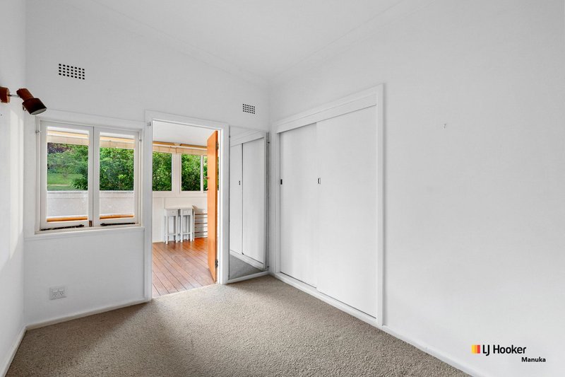 Photo - 46 Fergusson Crescent, Deakin ACT 2600 - Image 7