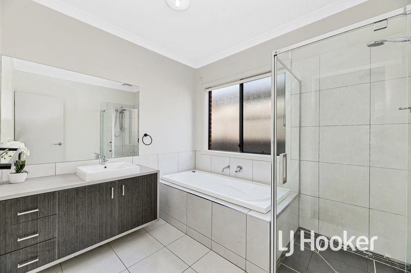 Photo - 46 Ferrari Drive, Cranbourne East VIC 3977 - Image 13