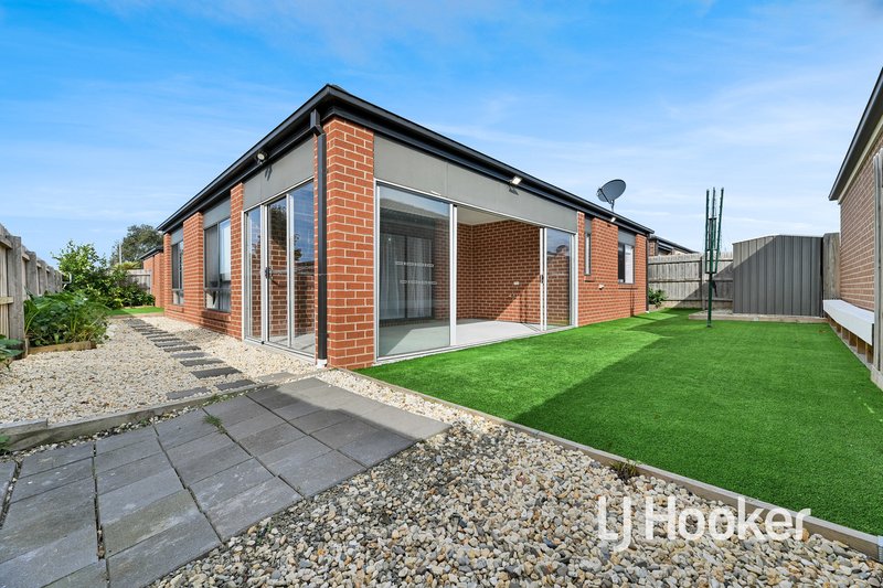 Photo - 46 Ferrari Drive, Cranbourne East VIC 3977 - Image 18