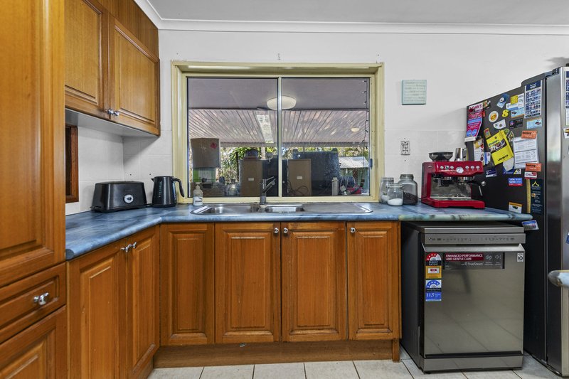 Photo - 46 Fiona Street, Bellbird Park QLD 4300 - Image 16