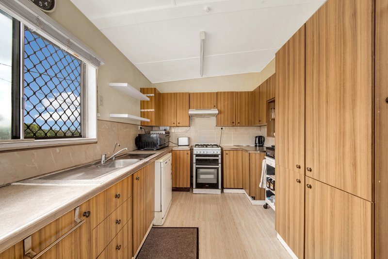 Photo - 46 Flinders Street, West Gladstone QLD 4680 - Image 3