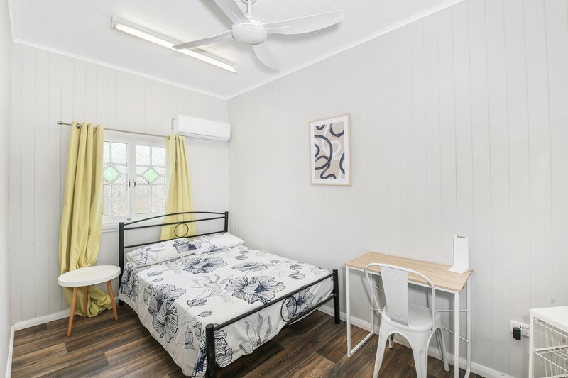 Photo - 46 Florence Street, Parramatta Park QLD 4870 - Image 13