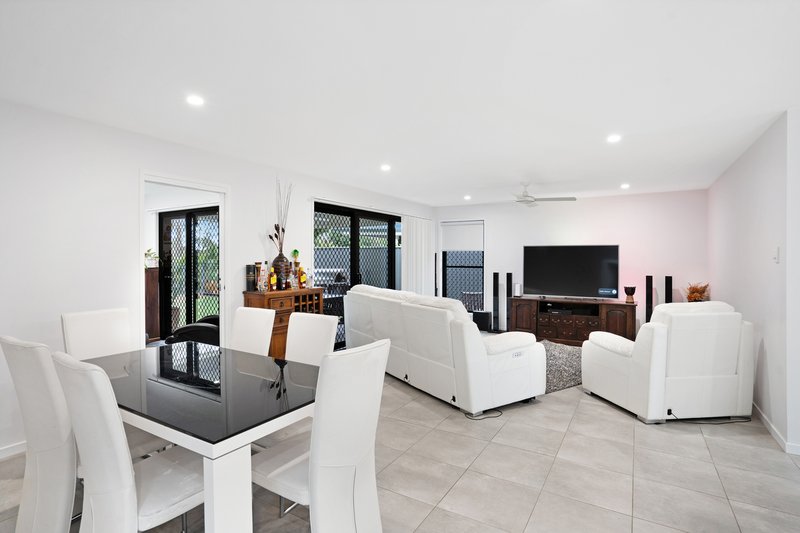 Photo - 46 Foxtail Crescent, Banksia Beach QLD 4507 - Image 2