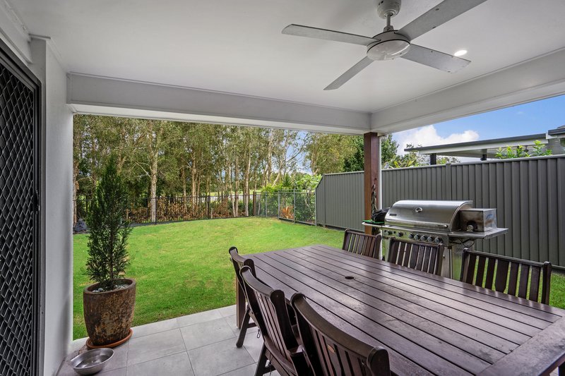 Photo - 46 Foxtail Crescent, Banksia Beach QLD 4507 - Image 11