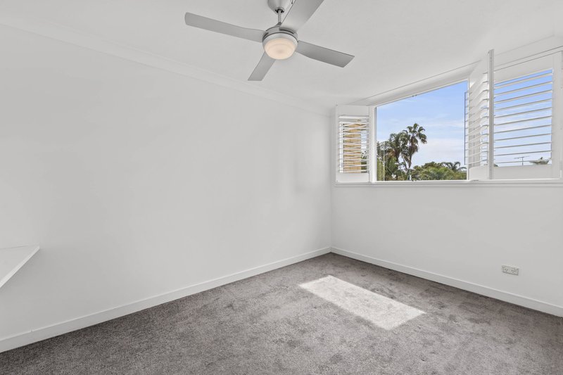 Photo - 4/6 Garden Street, Southport QLD 4215 - Image 7