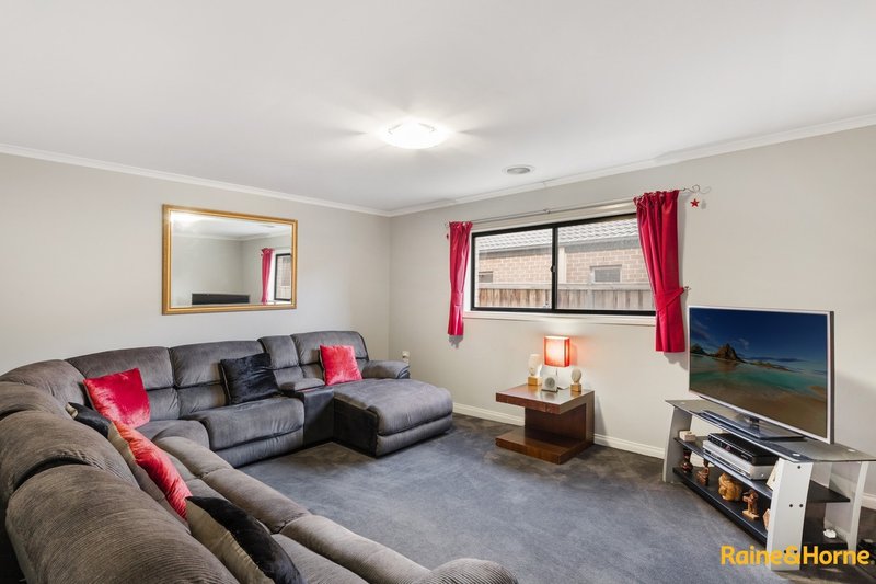 Photo - 46 George Street, Taylors Hill VIC 3037 - Image 4