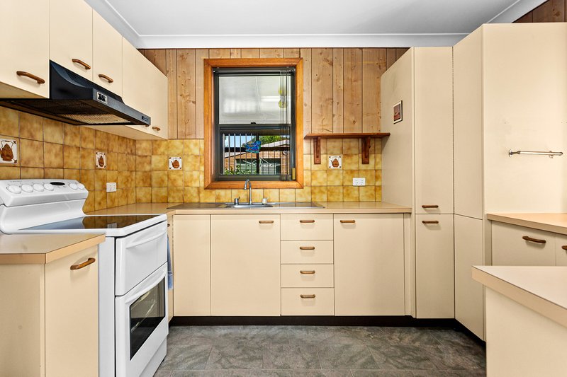 Photo - 46 Girraween Avenue, Lake Illawarra NSW 2528 - Image 3