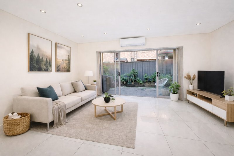 Photo - 4/6 Graham Road, Narwee NSW 2209 - Image 3